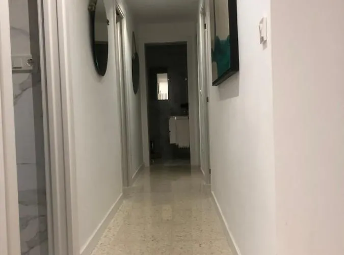 Masai Victoria Beach. A 100 Metros De La Playa. Cadiz