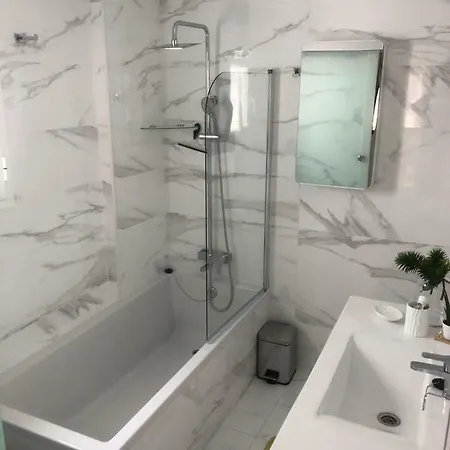 Masai Victoria Beach. A 100 Metros De La Playa. Cadiz